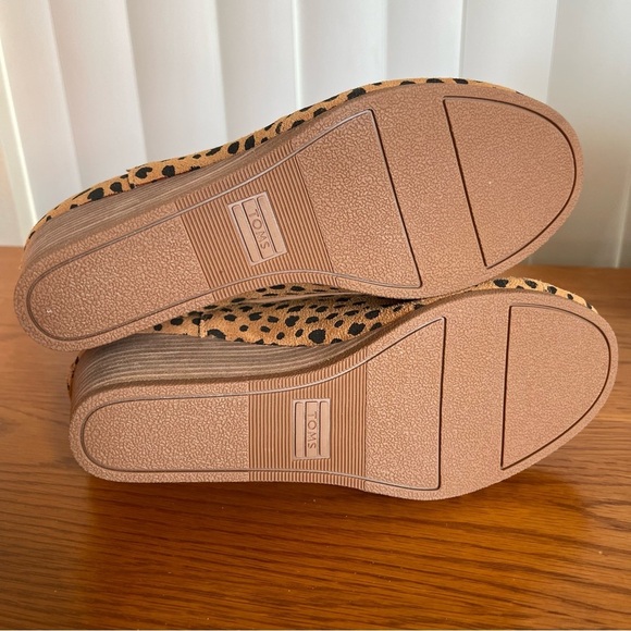 TOMS Kelsey Wedge Bootie Leopard Print Suede Size 7.5 - Picture 13 of 13